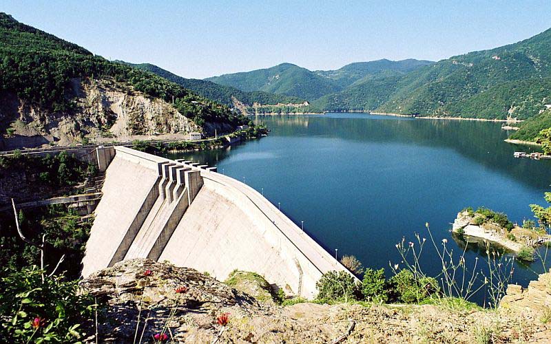 НЕК избира доставчик на електроматериали