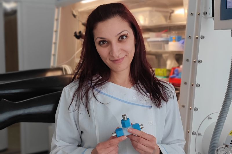 Млад учен от БАН разработва иновативно решение за съхранение на зелена енергия