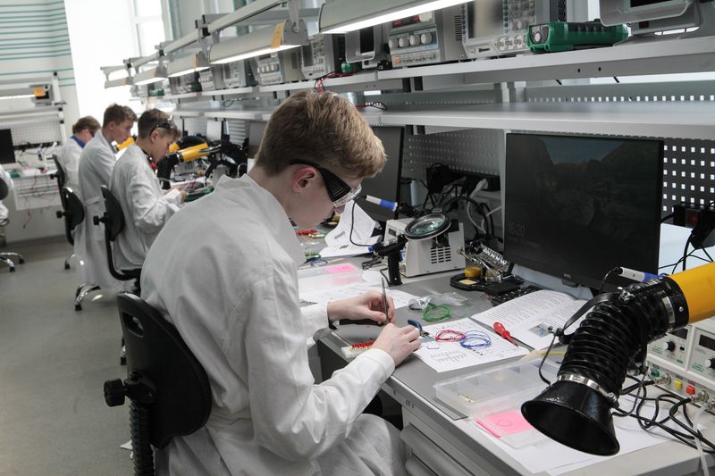 БАСЕЛ организира хибридно събитие за дуалната система на обучение 