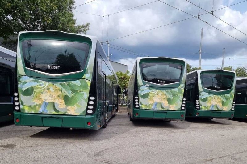 Община Стара Загора достави 33 електробуса и 18 зарядни станции за тях