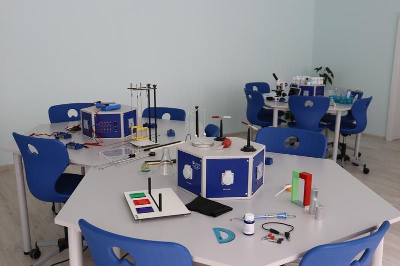 Нов STEM център отвори врати в Професионалната гимназия по електротехника и строителство в Търговище Нов STEM център отвори врати в Професионалната гимназия по електротехника и строителство в Търговище